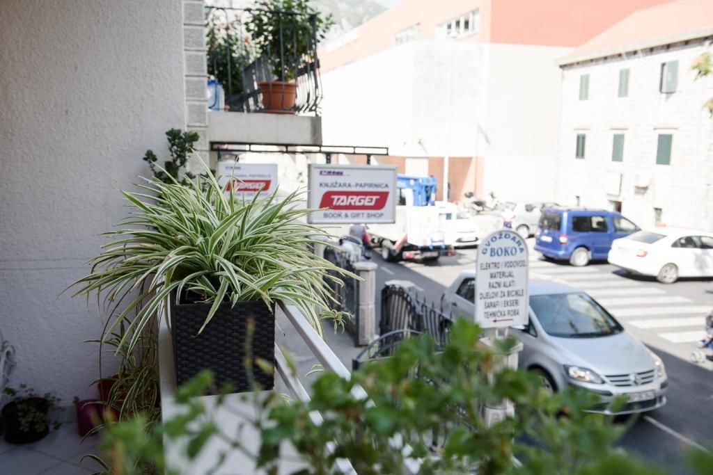 Апартаменты Cozy 2BR apartment, 3 min to the old town Котор-32