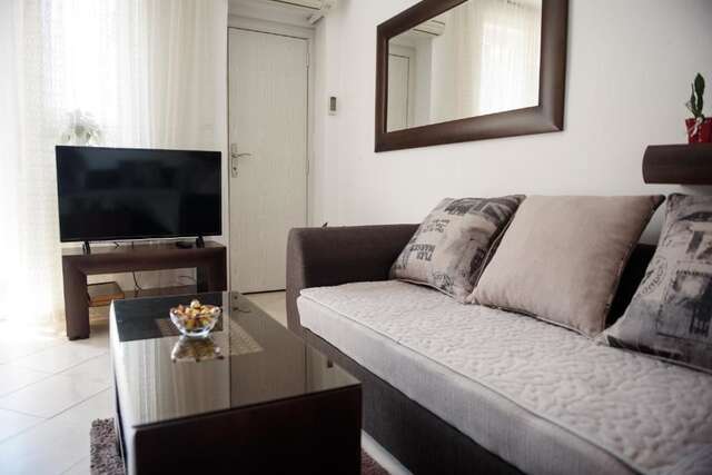 Апартаменты Cozy 2BR apartment, 3 min to the old town Котор-21